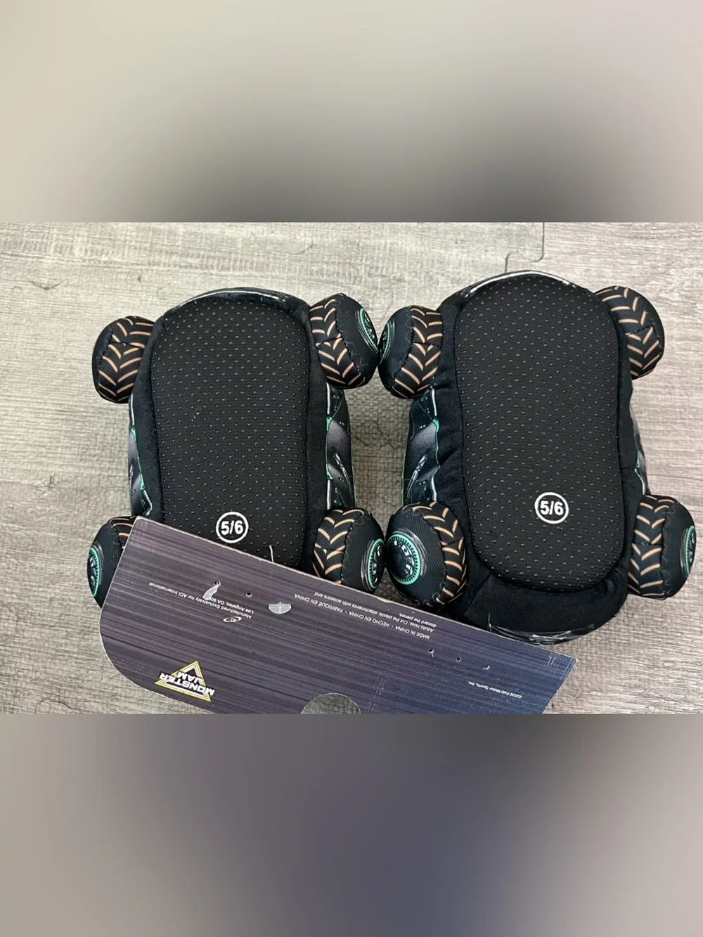 Monster Jam Grave Digger Boys Slip-On Slippers 5/6 Black Green Purple
